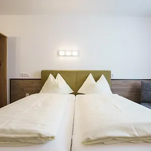 Drei Kreuz 3*, Salisburgo Austria