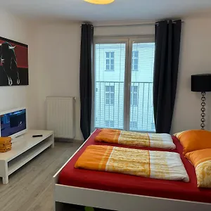 Apartment Apartment Opera