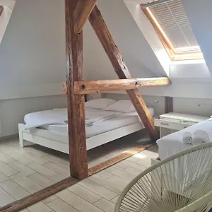 verificați disponibilitatea