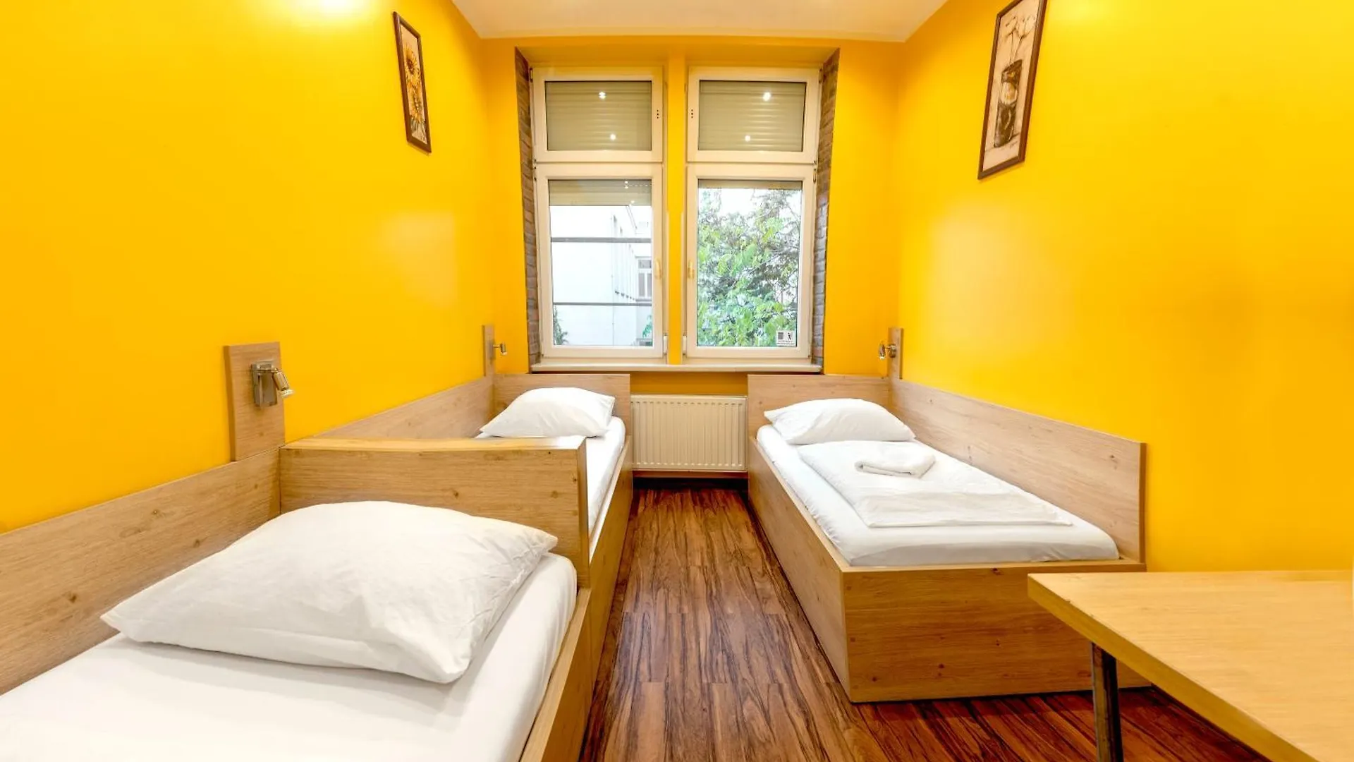 Do Step Inn Home - Hotel & Hostel Bécs Ausztria