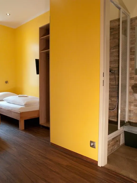 Do Step Inn Home - Hotel & Hostel Bécs Ausztria