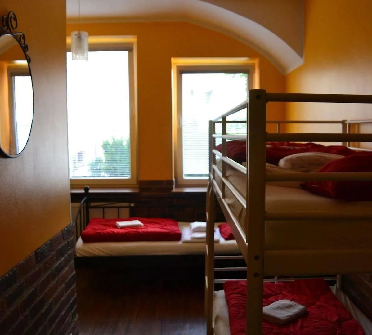 Do Step Inn Home - Hotel & Hostel Bécs