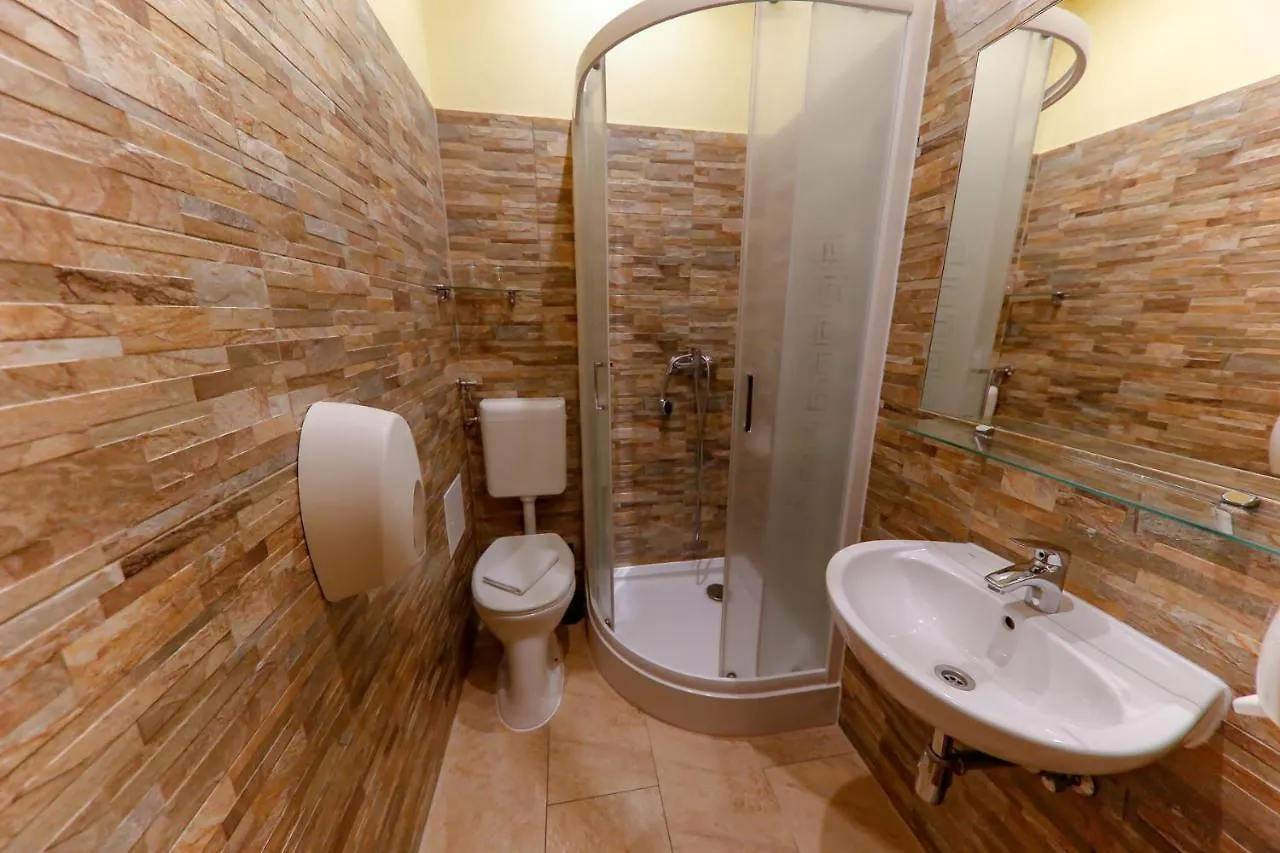Do Step Inn Home - Hotel & Hostel Viena